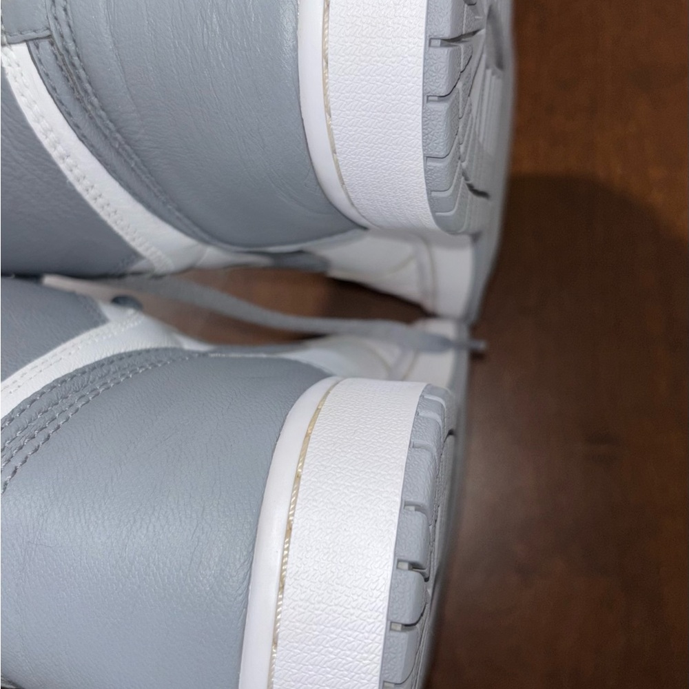Jordan 1 High OG Stealth - men 10.5 (creases, repainted) - Picture 11 of 12